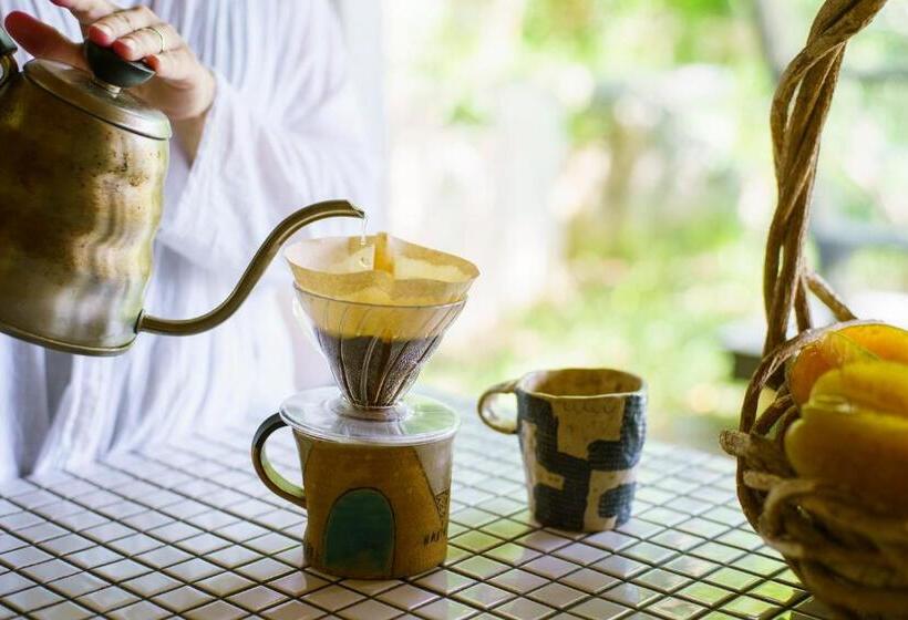 Habitación Familiar Vista Jardín, 姉と弟の家