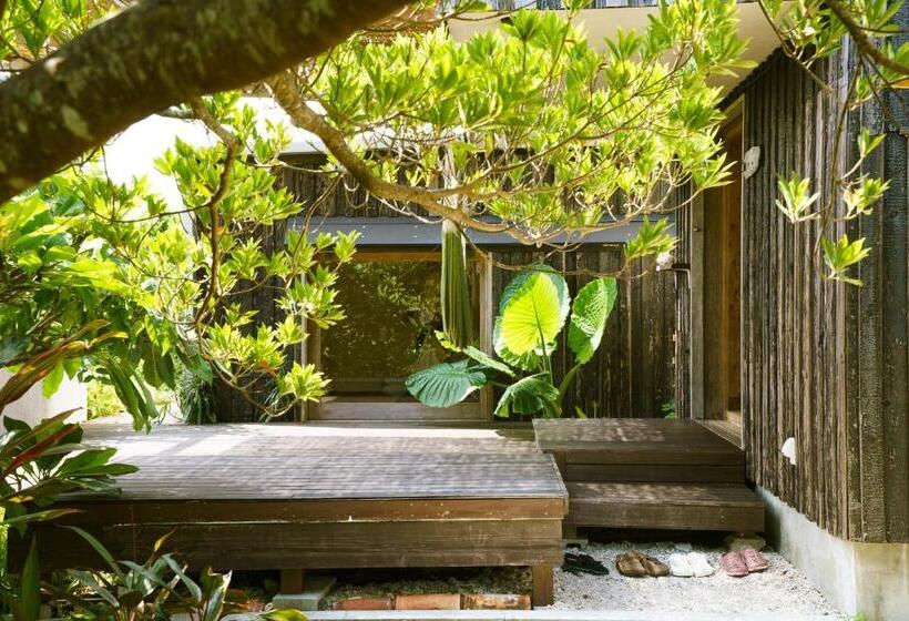 Habitación Familiar, 姉と弟の家