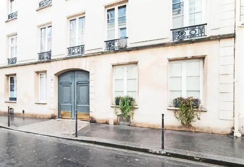 Standart Oda, Pavillon Marais