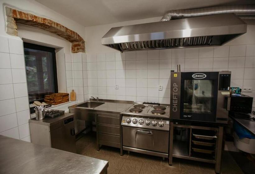 Дом 1 Спальня, Penzion Mezi Lesy