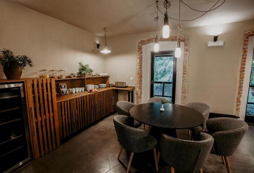 Дом 1 Спальня, Penzion Mezi Lesy