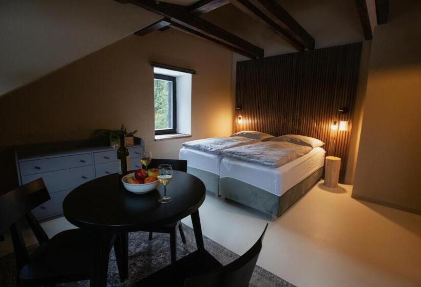 Дом 1 Спальня, Penzion Mezi Lesy