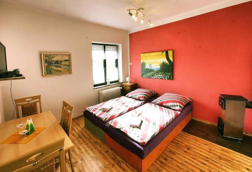 סוויטה עם מרפסת, Penzion Nemílek