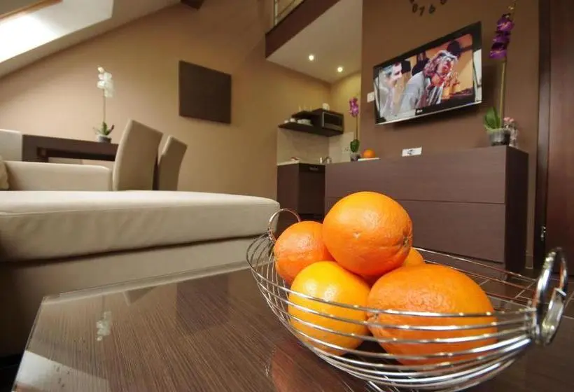 ファミリールーム, Royal Residence Apartments