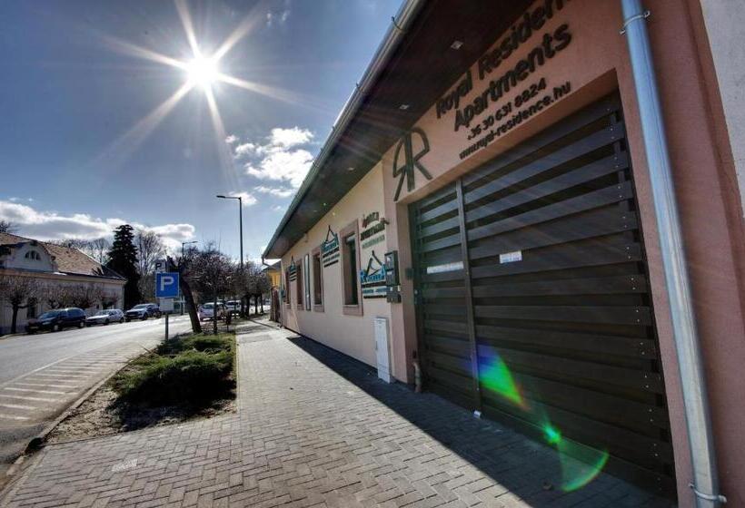 اتاق استاندارد, Royal Residence Apartments