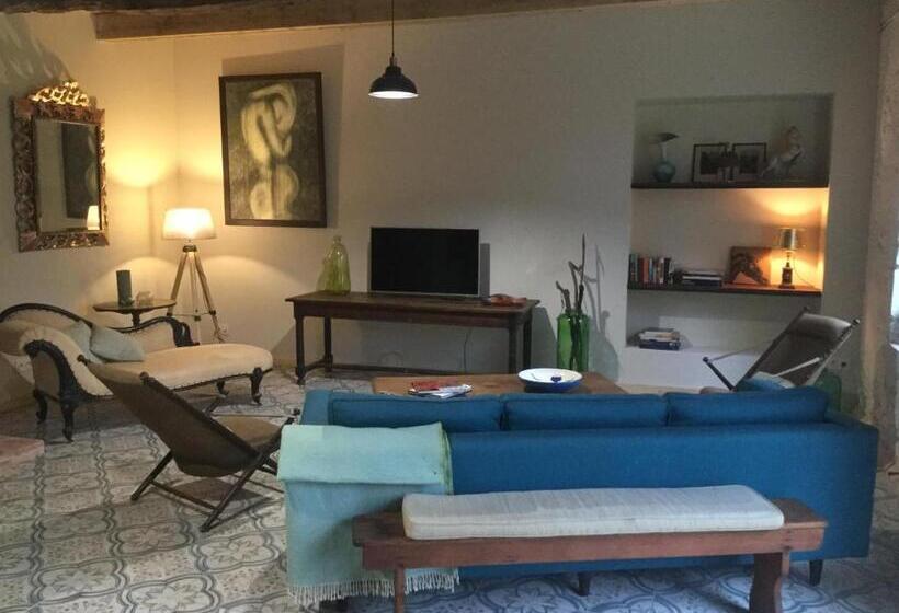 ガーデンビューファミリールーム, The Stables Gite At Chateau Mas De Pradié