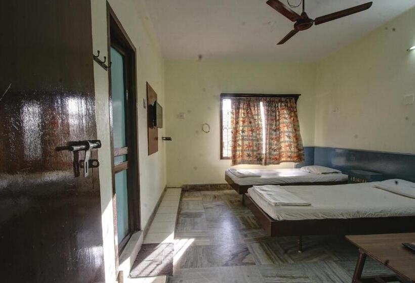 Трехместный Номер Классика, Spot On Hotel Anandha