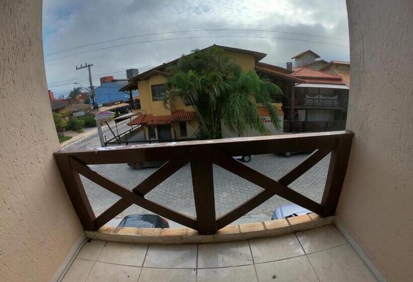 سوییت, Complexo Desenferruja Uma Quadra Praia Da Ferrugem