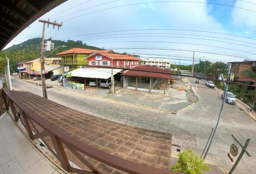 سوییت اجرایی, Complexo Desenferruja Uma Quadra Praia Da Ferrugem