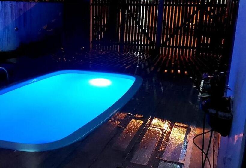 اتاق استاندارد چهار تخته, Pousada Do Artista