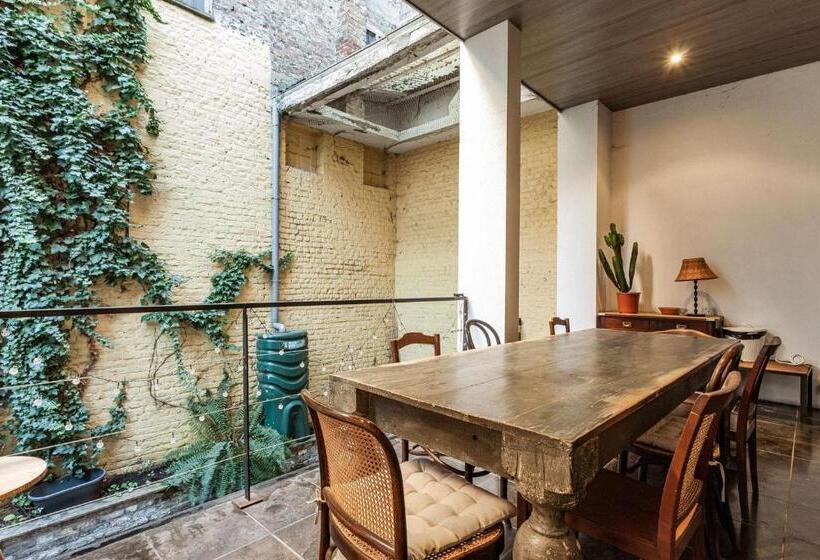 اتاق استاندارد, Comenstay Brussels