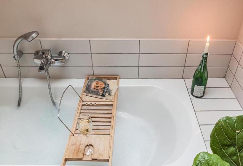 ویلای 1 خوابه, Comenstay Brussels