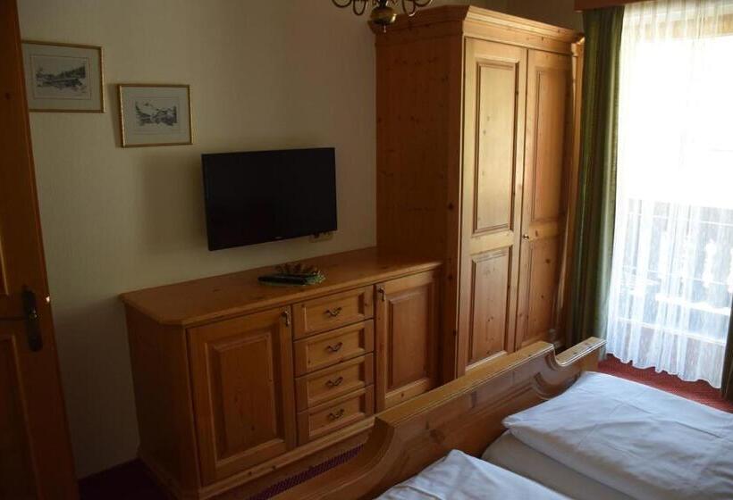 バルコニー付スイート, Dorf Café