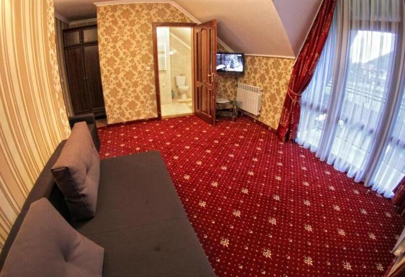 Четырехместный Номер Стандарт с Балконом, база відпочинку ельдорадо