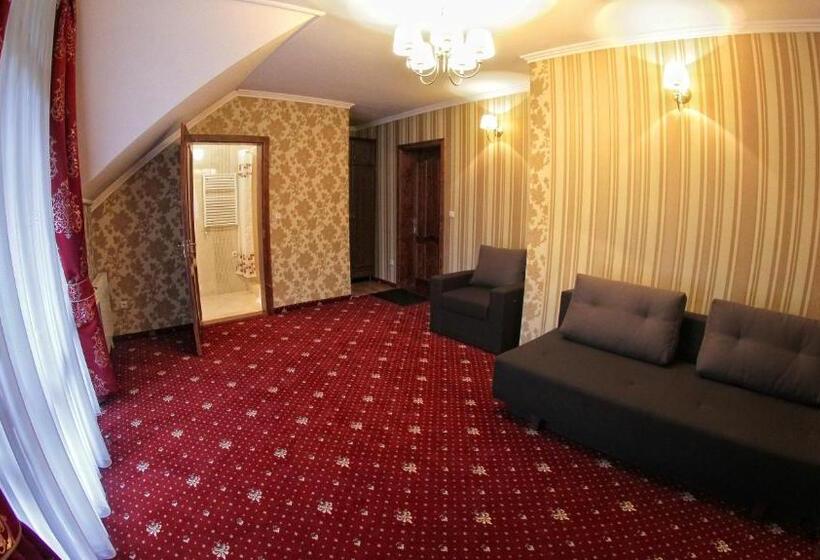 Четырехместный Номер Стандарт с Балконом, база відпочинку ельдорадо