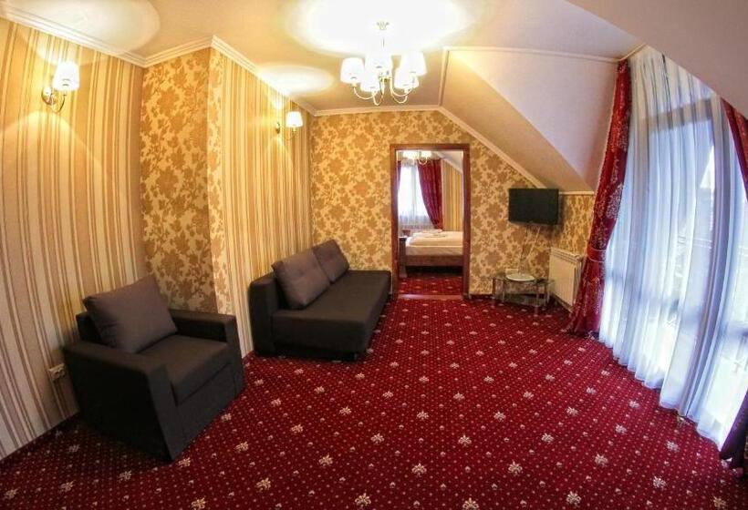 Четырехместный Номер Стандарт с Балконом, база відпочинку ельдорадо