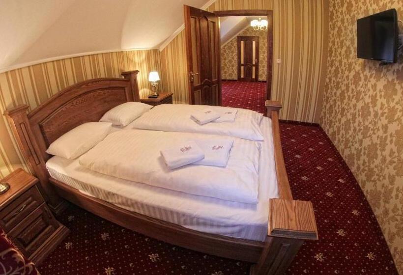Четырехместный Номер Стандарт с Балконом, база відпочинку ельдорадо