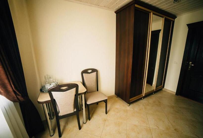 Четырехместный Номер Deluxe, база відпочинку ельдорадо