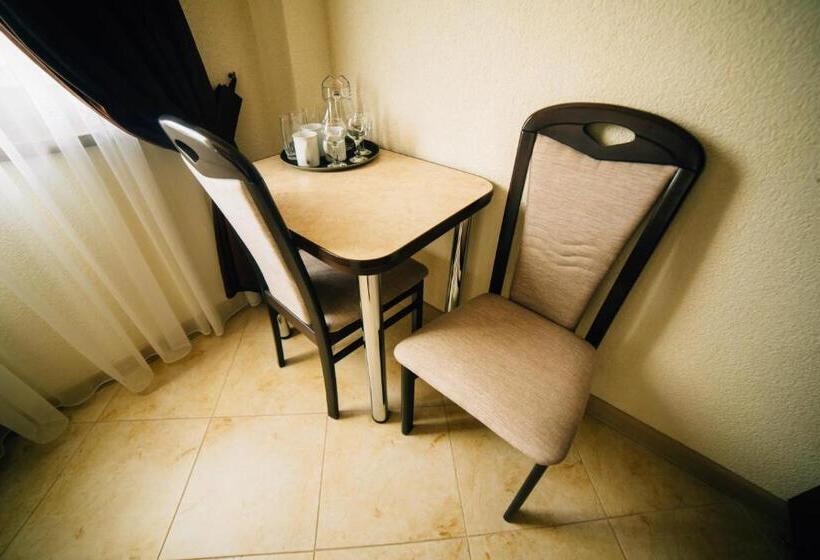 Четырехместный Номер Deluxe, база відпочинку ельдорадо