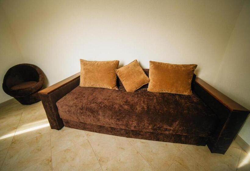 Четырехместный Номер Deluxe, база відпочинку ельдорадо