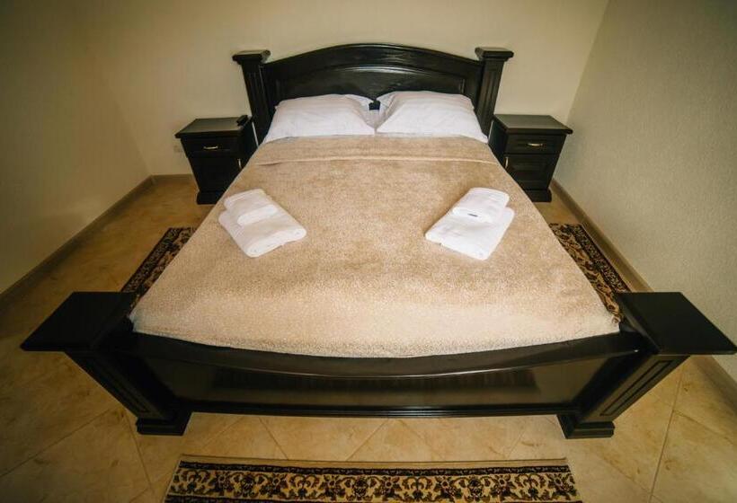 Четырехместный Номер Deluxe, база відпочинку ельдорадо