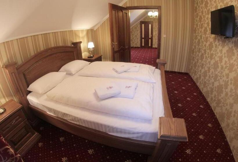 Четырехместный Номер Стандарт с Балконом, база відпочинку ельдорадо