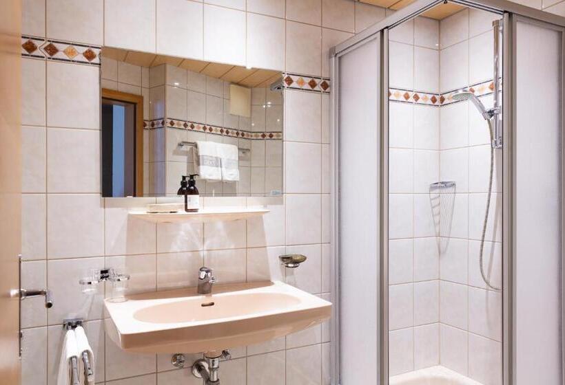 דירת שני חדרים, Haus Am Fang