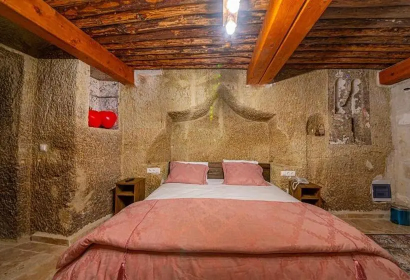 デラックススイート, Belenus Cave House