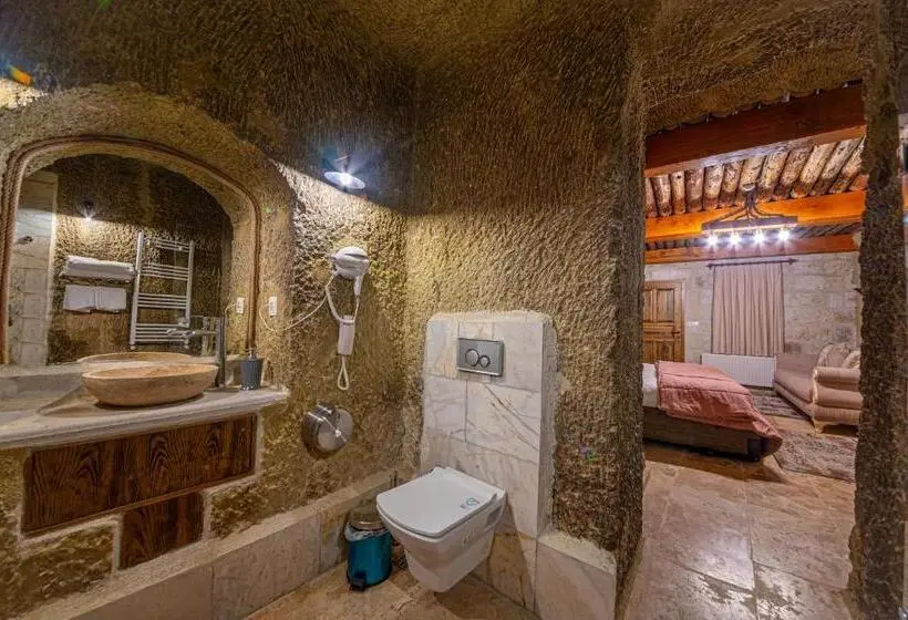 デラックススイート, Belenus Cave House