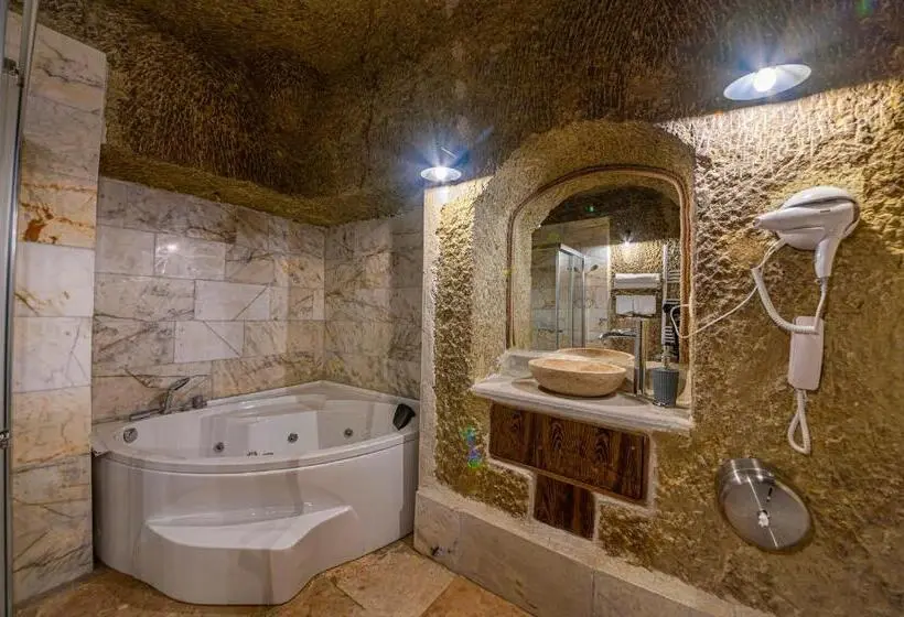デラックススイート, Belenus Cave House