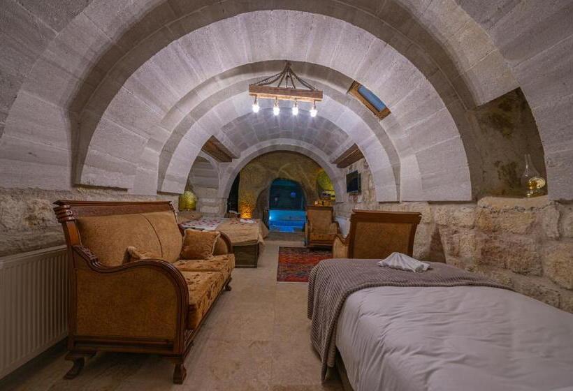 Полулюкс с Бассейном, Belenus Cave House