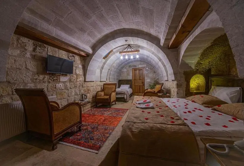 プール付きジュニアスイート, Belenus Cave House