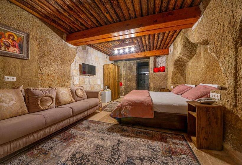 디럭스 스위트, Belenus Cave House