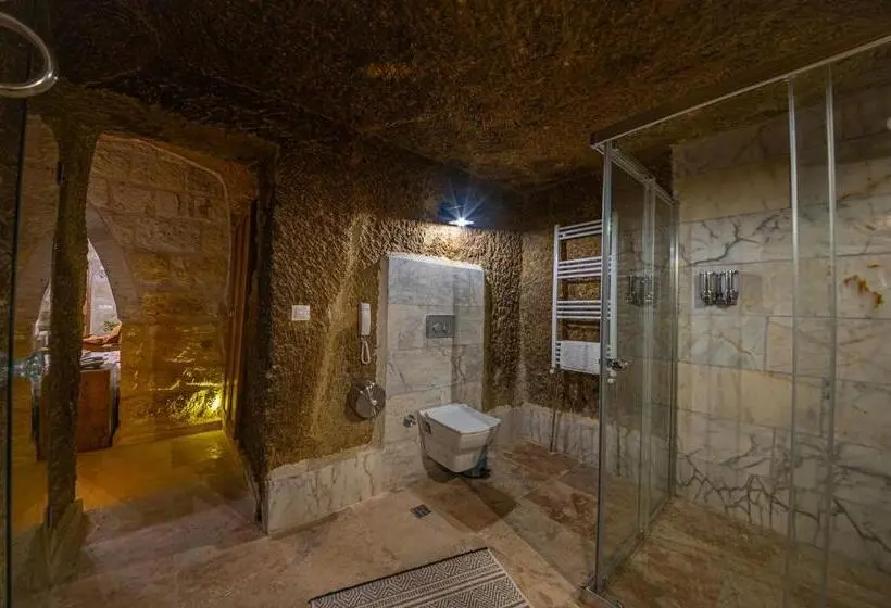 プール付きジュニアスイート, Belenus Cave House