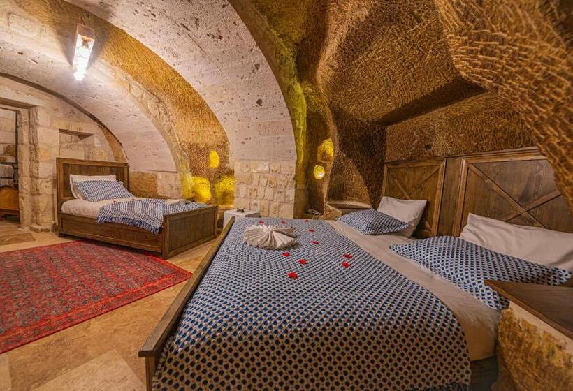 자쿠지 스위트, Belenus Cave House