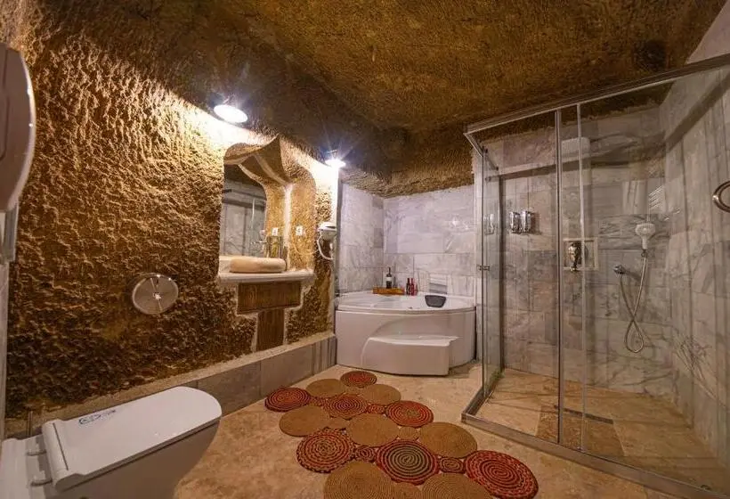 ハイドロマッサージバス付きスイート, Belenus Cave House