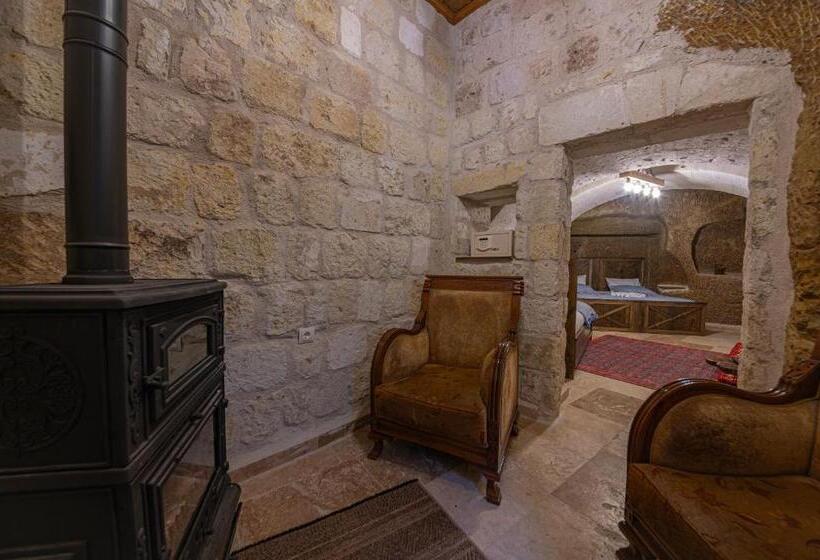 자쿠지 스위트, Belenus Cave House