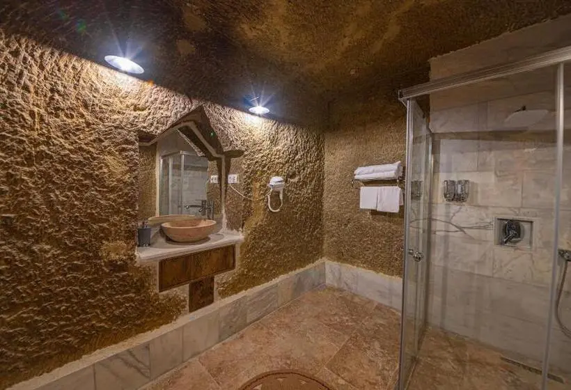 Suite with Pool, Belenus Cave House