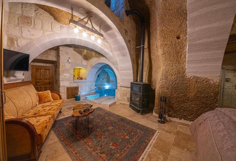 전용 풀장 스위트, Belenus Cave House