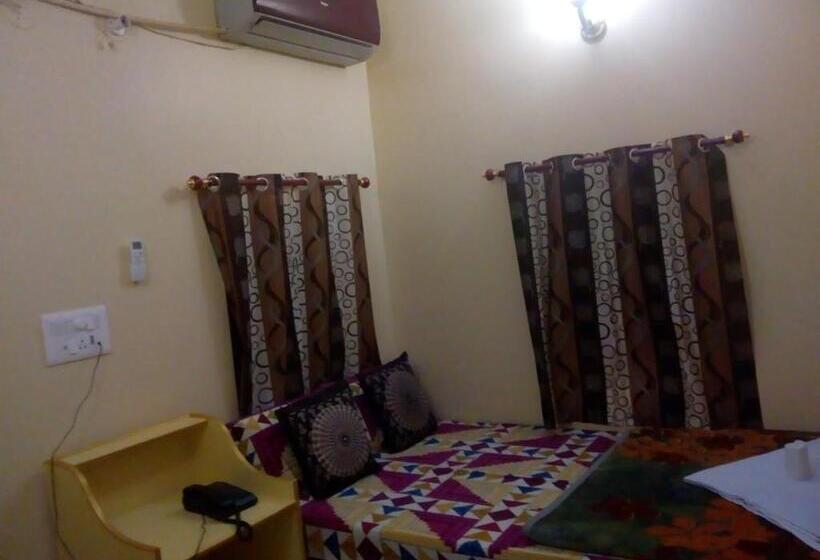 اتاق لوکس یک تخته, Himmat Niwas