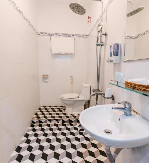 اتاق استاندارد چهار تخته, Khách Sạn Quỳnh Thi Mavis