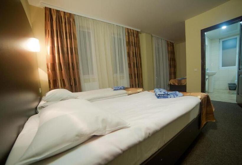 غرفة سوبيريور ثلاثية, Malyvo