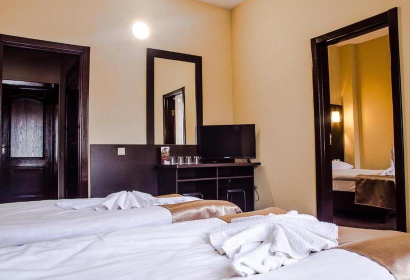 غرفة سوبيريور رباعية, Malyvo