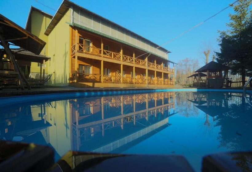 غرفة كومفورت ثلاثية, Malyvo