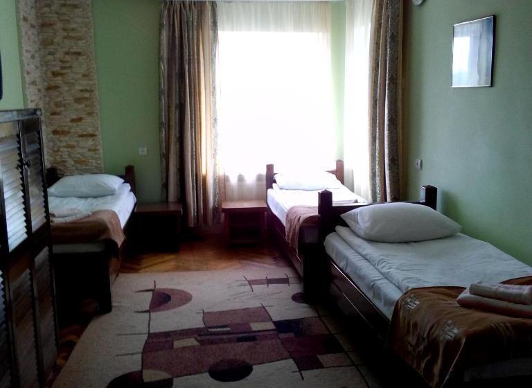 غرفة قياسية ثلاثية, Malyvo