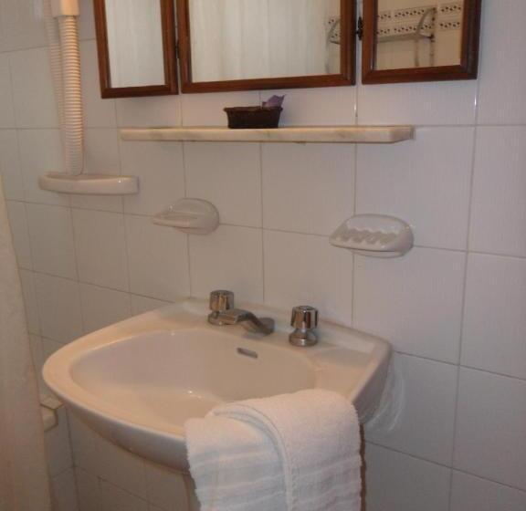 4인용 스탠다드 룸, Montecarlo