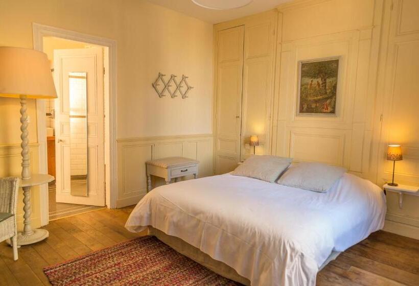 غرفة قياسية ذات إطلالة, Restaurant Les Tourelles