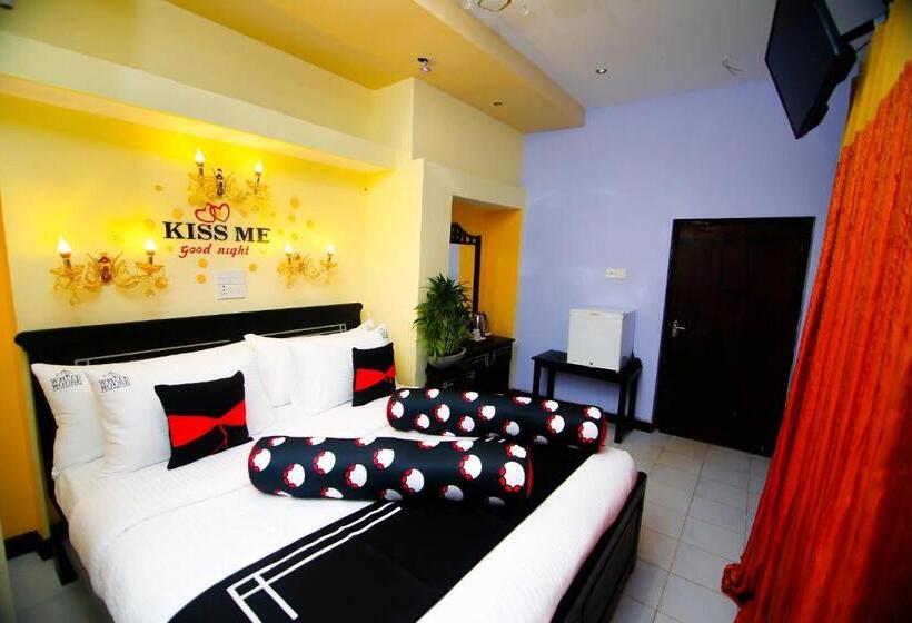 Номер Economy, White House