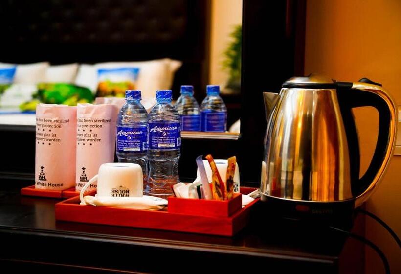 家庭间, White House