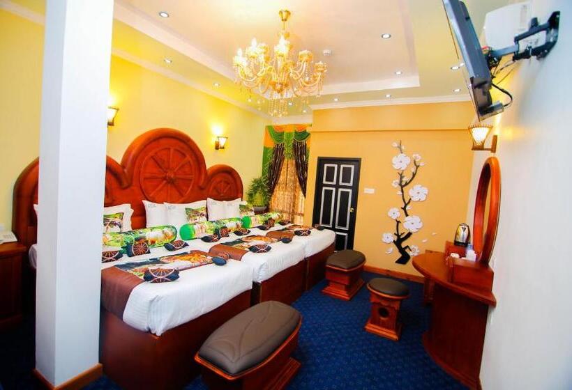 标准三人间, White House